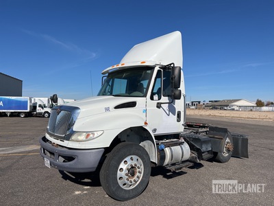 2015 International 4300 4x2 S/A Day cab truck tractor تراكتور شاحنة (أحادي المحور)