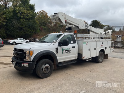 2017 Versalift VST-40SI 450 lb Articulated Boom on 2017 Ford F-550 XL 4x4 Crane Truck