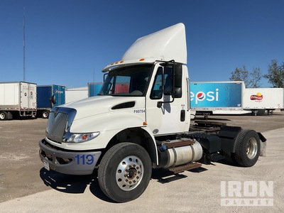 2015 International 4300 4x2 2-Achs Sattelzugmaschine