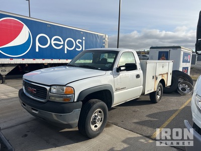 2001 GMC 2500 HD Utility Truck (Inoperable)