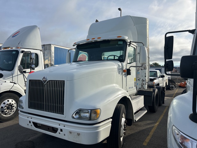 2007 International 9400i 6x4 T/A Day Cab Truck Tractor 2007 International 9400i 6x4 T/A Day Cab Truck Tractor
