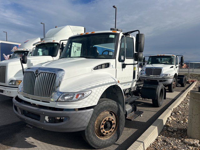 2014 International 4400 4x2 S/A Day Cab Truck Tractor 2014 International 4400 4x2 S/A Day Cab Truck Tractor