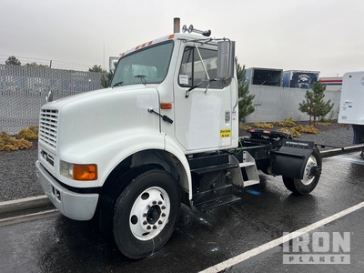 2002 International 8100 4x2 S/A Day Cab Truck Tractor
