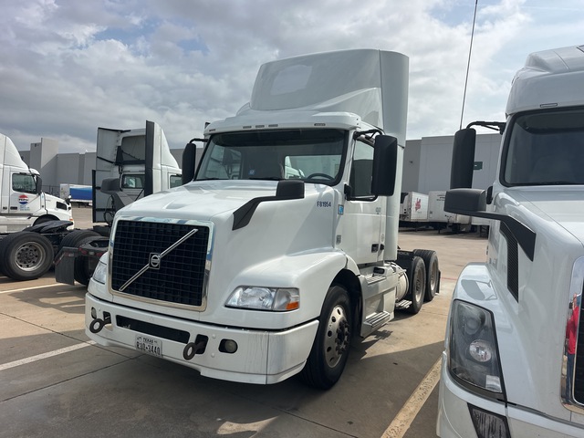 2017 Volvo VNM64T 6x4 T/A Day Cab Truck Tractor (Inoperable)