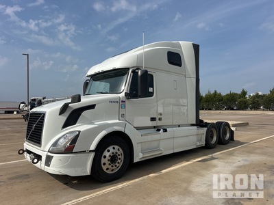 2016 Volvo VNL64T 670 6x4 Cabeza Tractora Cabina Dormitorio (Inoperable)