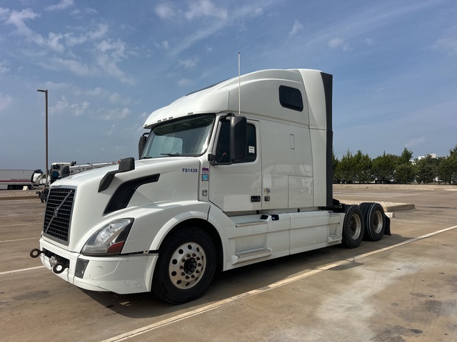 2016 Volvo VNL64T 670 6x4 T/A Sleeper Truck Tractor (Inoperable)