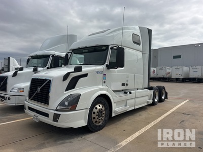 2016 Volvo VNL64T 6x4 Cabeza Tractora Cabina Dormitorio (Inoperable)