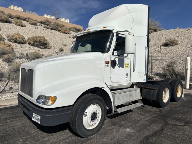 2007 International 9400i 6x4 T/A Day Cab Truck Tractor 2007 International 9400i 6x4 T/A Day Cab Truck Tractor