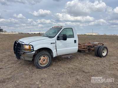 1999 Ford F-550 XL 4x2 Cab and Chassis