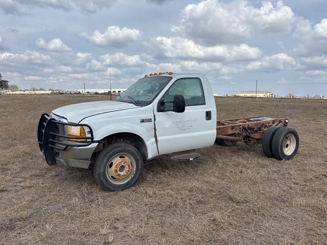 1999 Ford F-550 XL 4x2 Cab and Chassis
