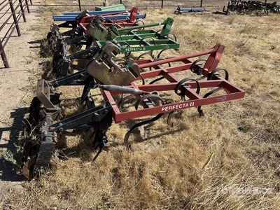 Unverferth Perfecta II 48 in 3-Point Cultivateur