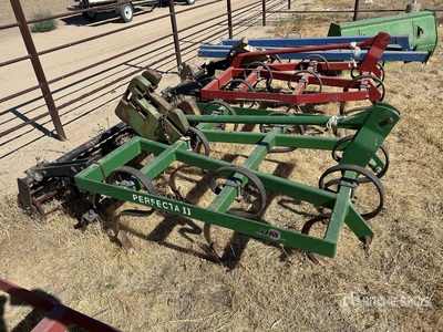 Unverferth Perfecta II 48 in 3-Point Cultivateur