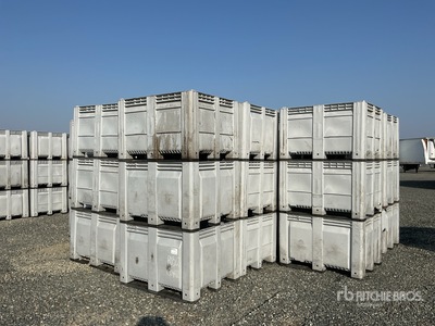 Quantity of (42) 48 in x 40 in Fruit Bin معدات حصد الفاكهة