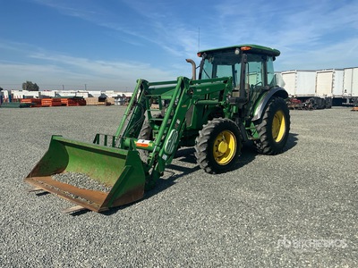 2012 John Deere 5115M 4WD Tractor Agrícola