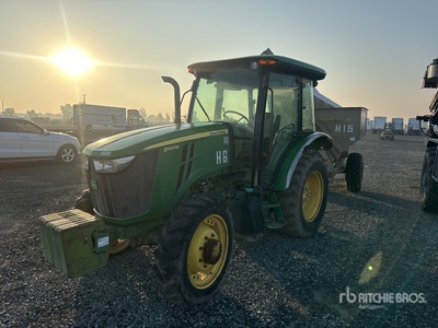 2014 John Deere 5100M Allradtraktor