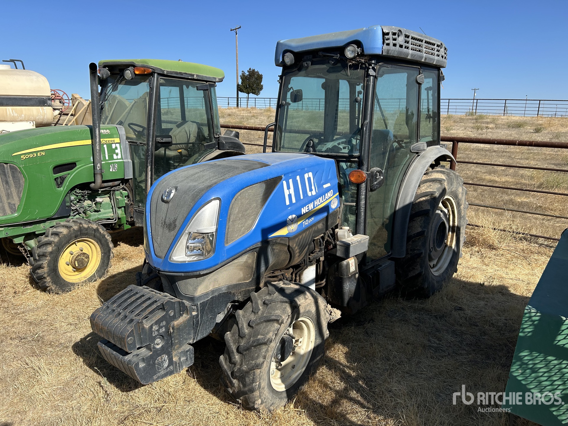 2017 New Holland T4.100V 4WD Tractor