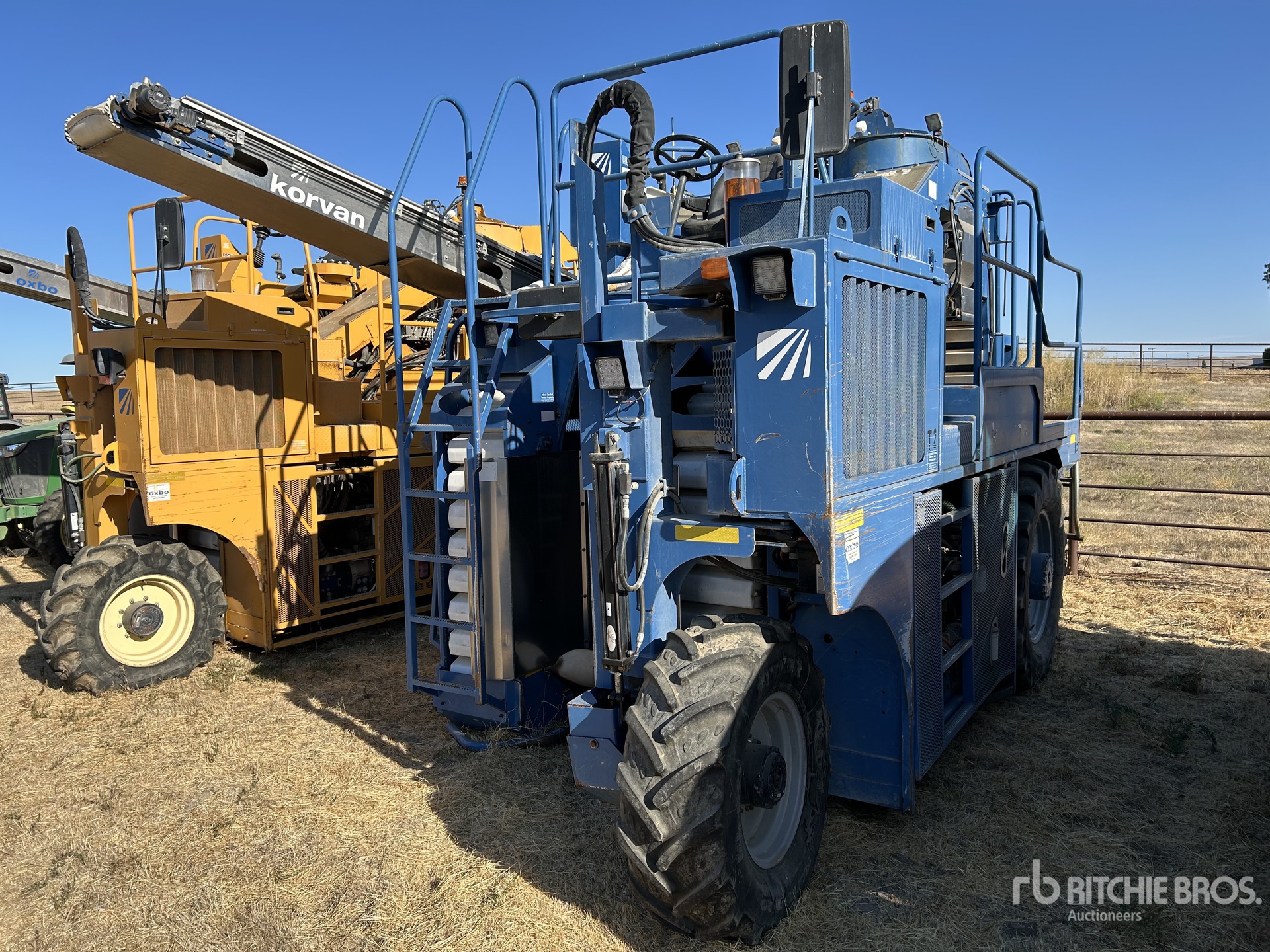 Oxbo 3016XL Self-Propelled 1 Row 果物収穫機械　その他