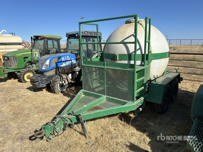 Custom 1000 gal Tow-Behind Fertilizer Nurse Tank