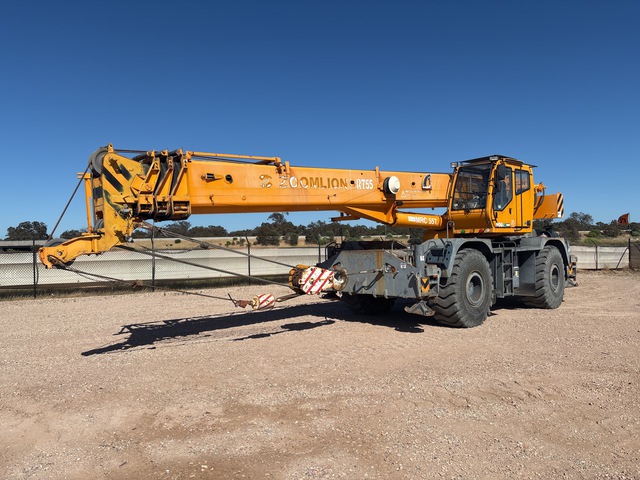 2012 Zoomlion RT55 55 ton 4x4x4 Rough Terrain Crane 2012 Zoomlion RT55 55 ton 4x4x4 Rough Terrain Crane