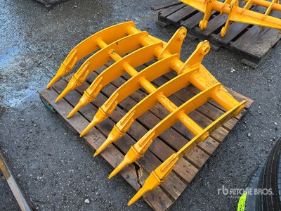 2025 GIYI 44 in Excavator Rake - Fits Cat 305 (Unused)