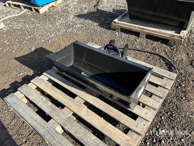 2025 GIYI GY-D3T 32 in Hydraulic Tilting Excavator Bucket (Unused)