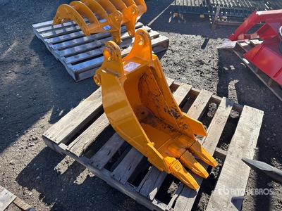 2025 GIYI GY-BK 12 in Digging Excavator Bucket - Fits Cat 305 (Unused)