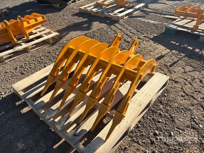 2025 GIYI 31 in Excavator Rake - Fits Cat 305 (Unused)