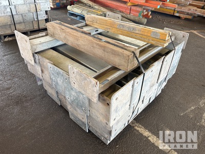 Quantity of 1100 mm Crash Barrier Post