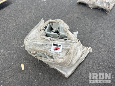 Quantity of Steel Bracket Varios. Industrial