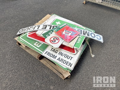 Quantity of Safety Signs & Straßenschilder
