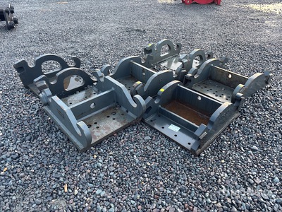 Quantity of (6) Verachtert CW45S HARDOX adapter plates Schnellwechsler