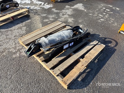 2025 GIYI GY-XJ5T 34 in Hydraulic Excavator Thumb - Fits 3 - 5 ton (Unused)