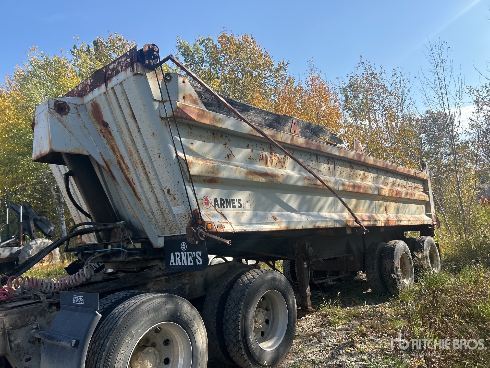 1997 Arnes 24 ft T/A End Dump Trailer