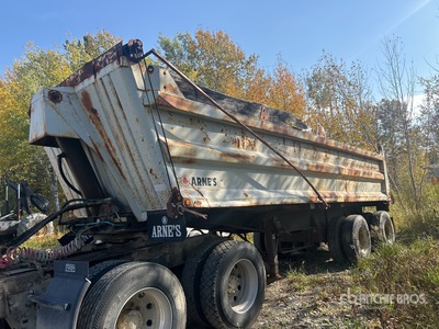 1997 Arnes 24 ft T/A Tipping Trailer