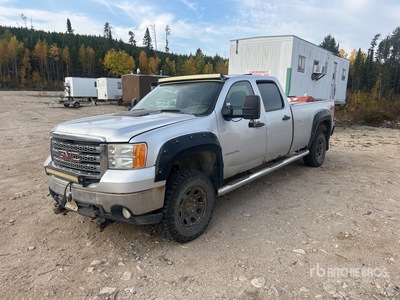 2012 GMC Sierra 3500HD 4x4 Crew Cab Pickup