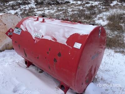 2013 Westeel 2100 L Steel Diesel Fuel Tank