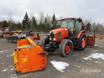 2013 Kubota M135GX 4WD Tractor Agrícola