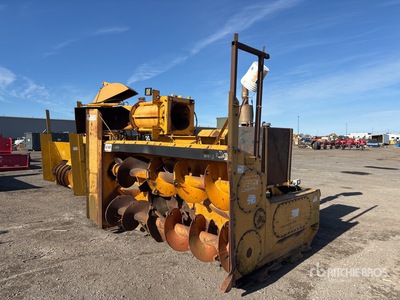 Tenco LM220 8 ft 3 in Snow Blower
