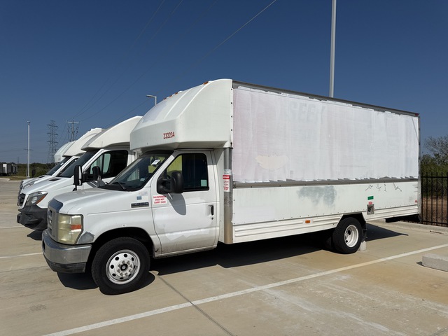 2008 Ford E-350 Cutaway 4x2 Cargo Van (Inoperable)