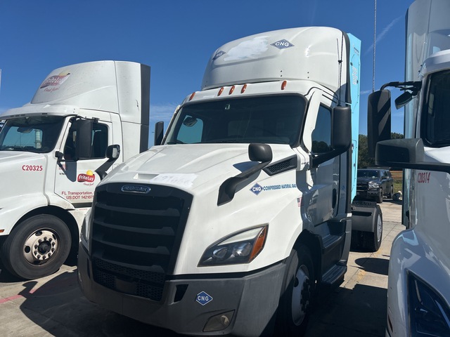2021 Freightliner Cascadia CNG 4x2 S/A Day Cab Truck Tractor (Inoperable) 2021 Freightliner Cascadia CNG 4x2 S/A Day Cab Truck Tractor (Inoperable)