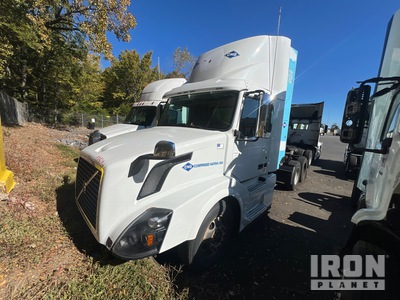 2018 Volvo VNL CNG 6x4 Cabeza Tractora Cabina Corta (Inoperable)