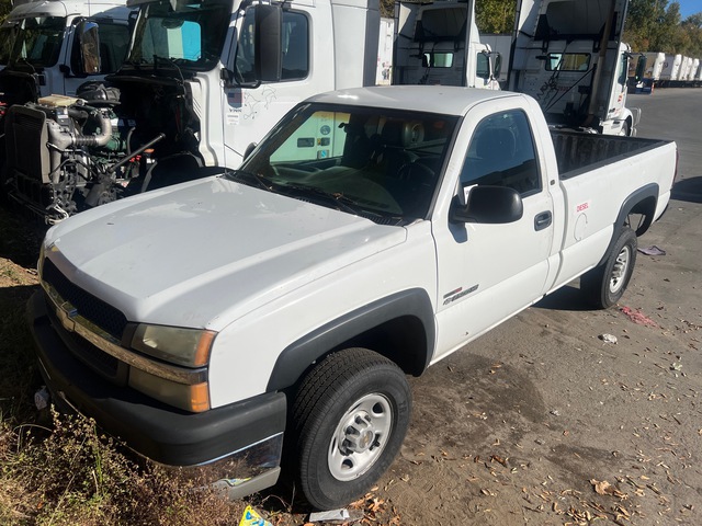 2003 Chevrolet 2500 HD 4x2 Pickup (Inoperable) 2003 Chevrolet 2500 HD 4x2 Pickup (Inoperable)