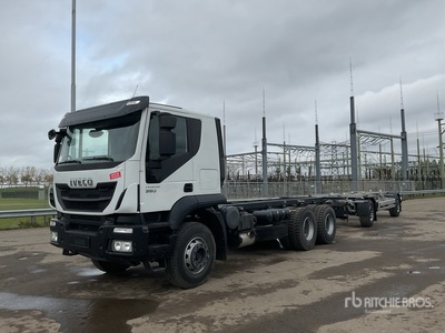 Iveco Trakker 380 6x4 Sleeper Container-Lkw