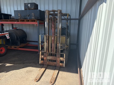 Yale G83P 4000 lb Pneumatic Tire Heftruck