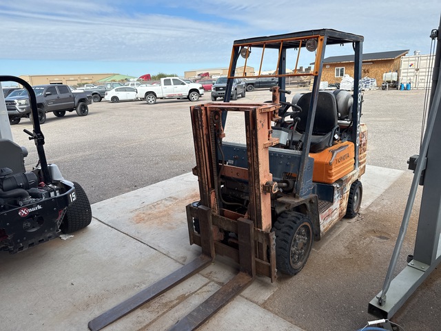 1992 Toyota 5FGC25 5000 lb Cushion Tire Forklift
