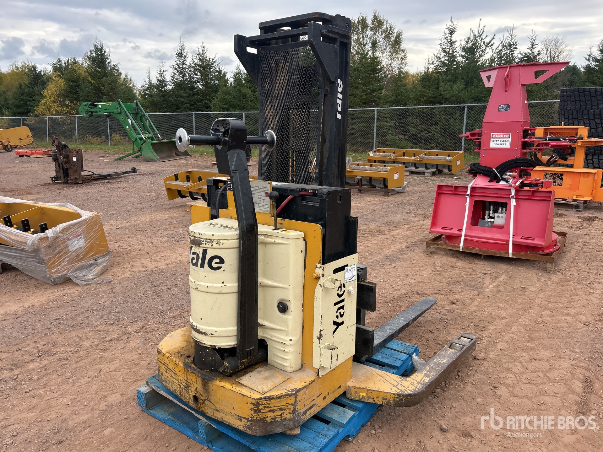 Yale MS040C2MS071 4000 lb Electric Wózek paletowy