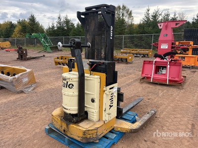 Yale MS040C2MS071 4000 lb Walk-Behind Pallet Jack