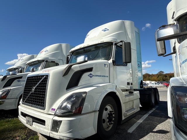2016 Volvo VNL64T300 CNG 6x4 T/A Day Cab Truck Tractor (Inoperable)