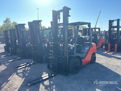 2016 Toyota 8FGU30 5820 lb Pneumatic Tire Wózek widłowy