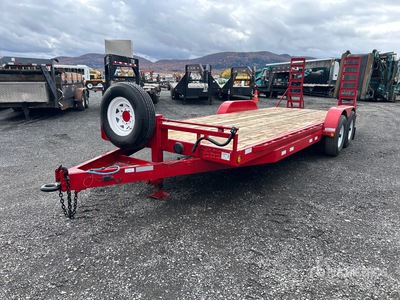 2015 PJ Trailers Cc2 22 ft T/A Remolque Portamaquinaria